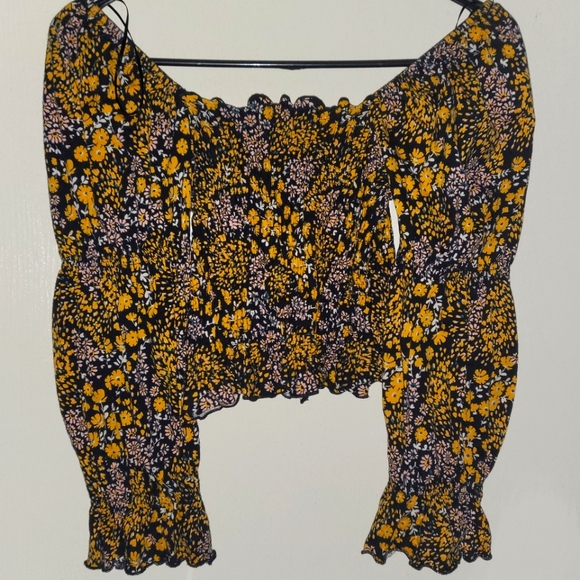 TopShop Beautiful Ruffle 🌼 Blouse (2)(XS)(NWOT) - Picture 4 of 5